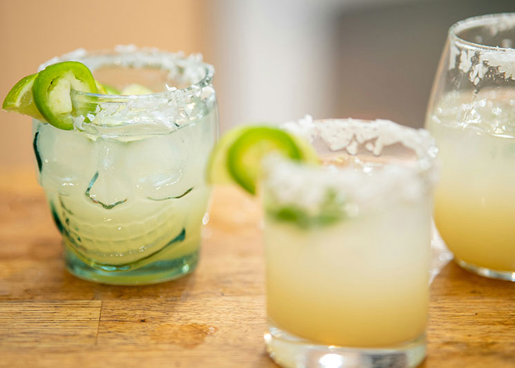 futbol-watch-party-drinks