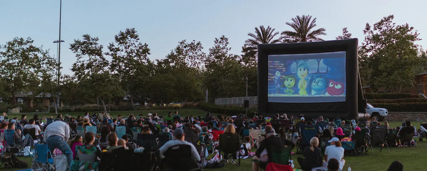 what-to-bring-to-an-outdoor-movie-party-banner